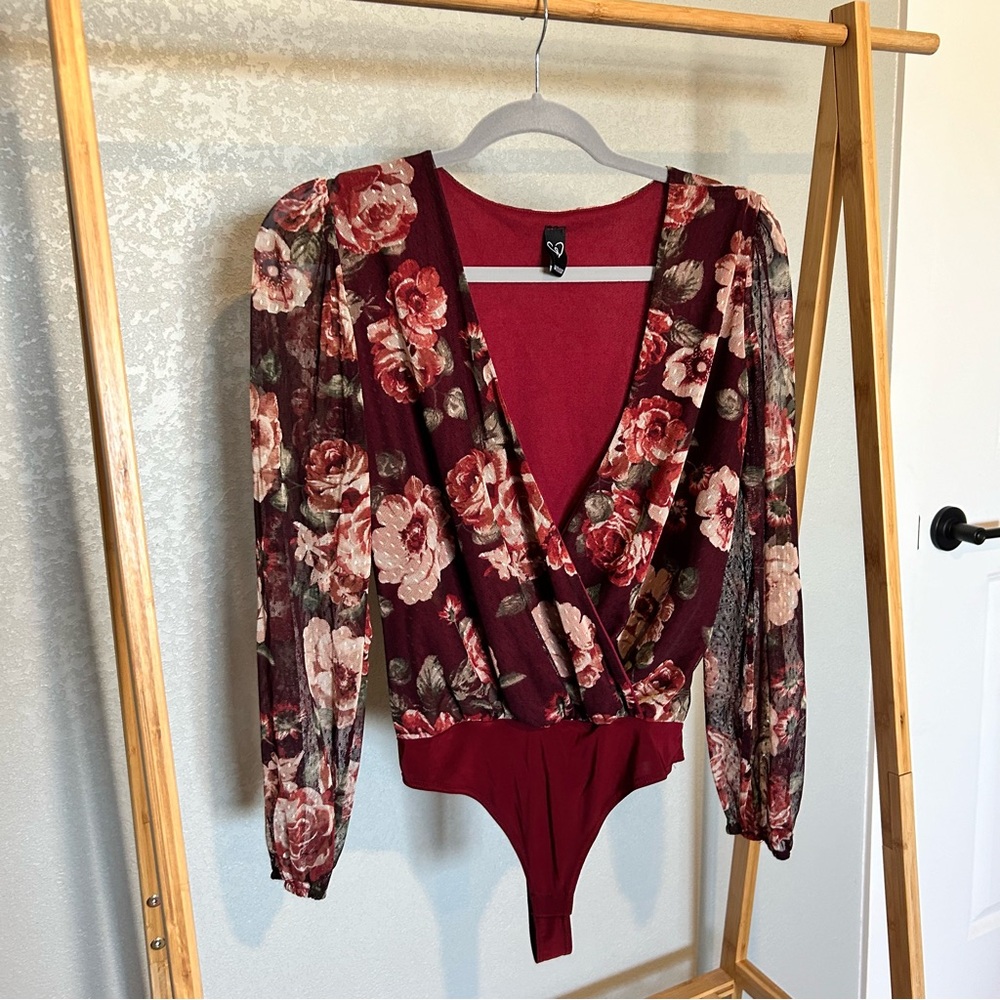 Windsor blooming long sleeve bodysuit. Size small.